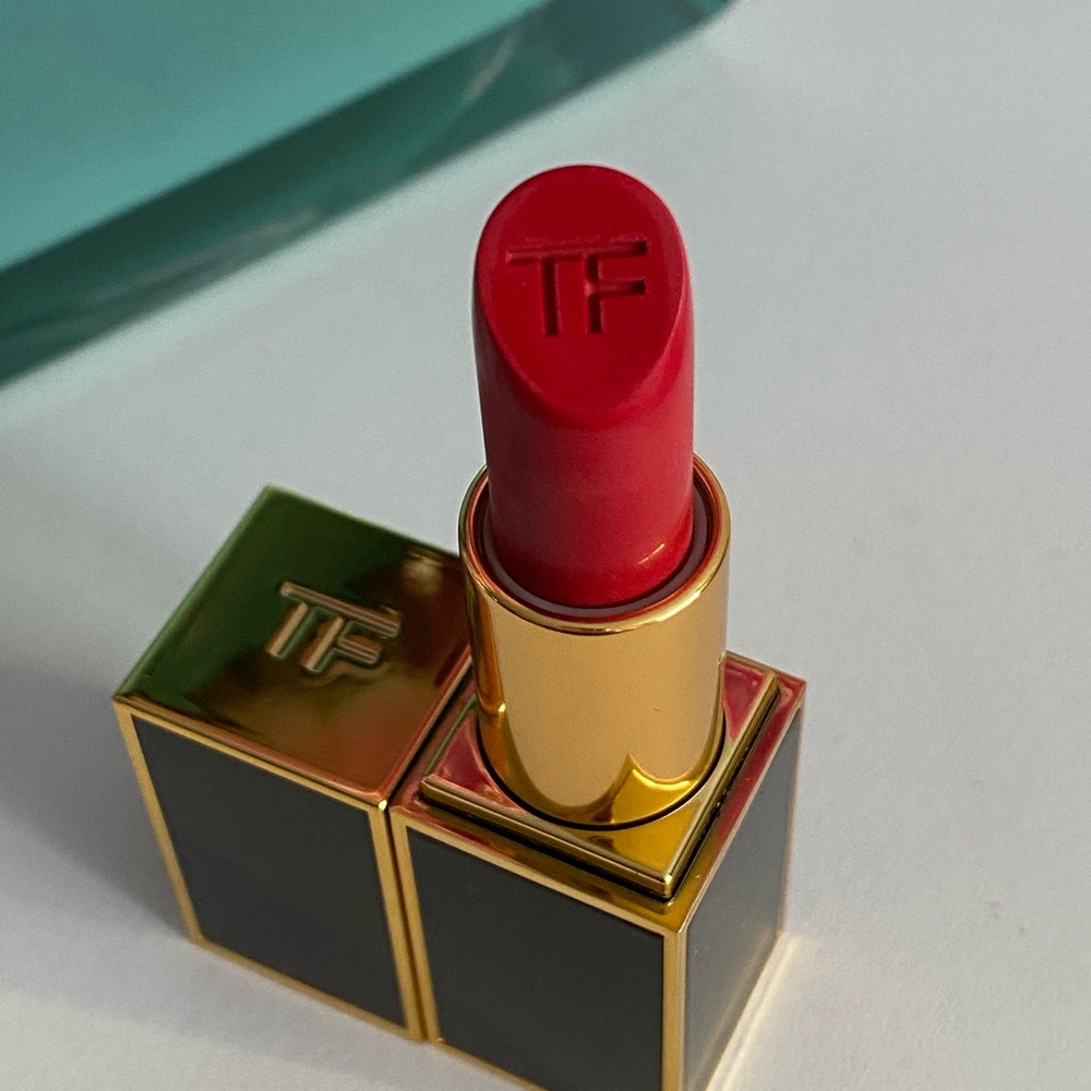 Tom Ford Beauty lipstick in Slander